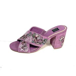 White House Black Market Sandals 7 M Purple Block Heel Embroidered Floral.‎